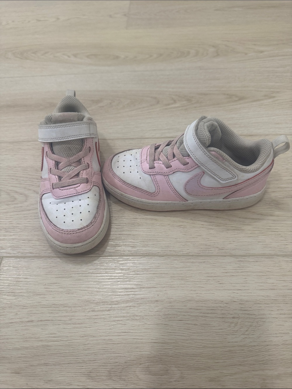 Nike Kids Pink and White Low-Top Sneakers